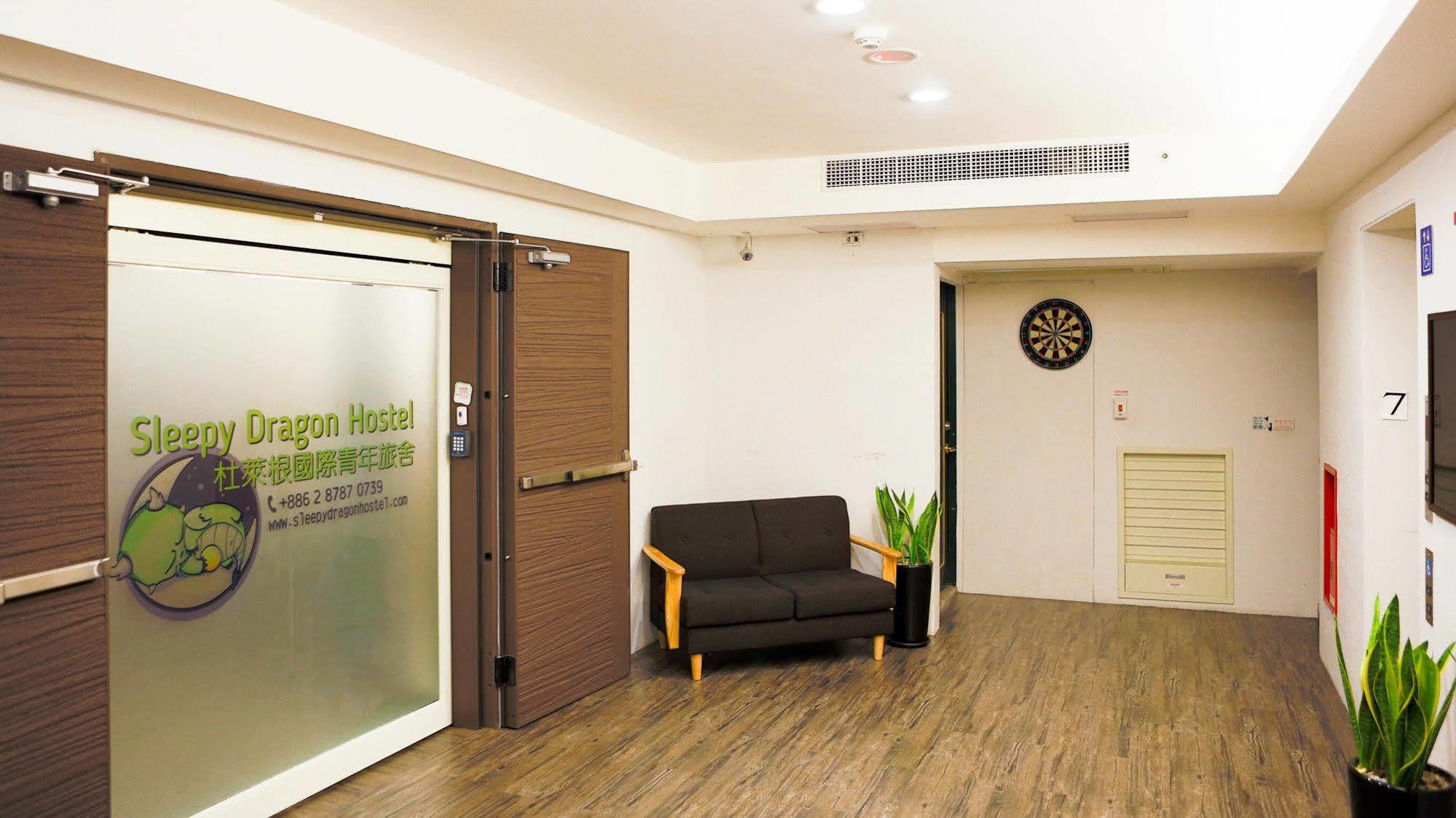Sleepy Dragon Hostel Taipei Exterior foto